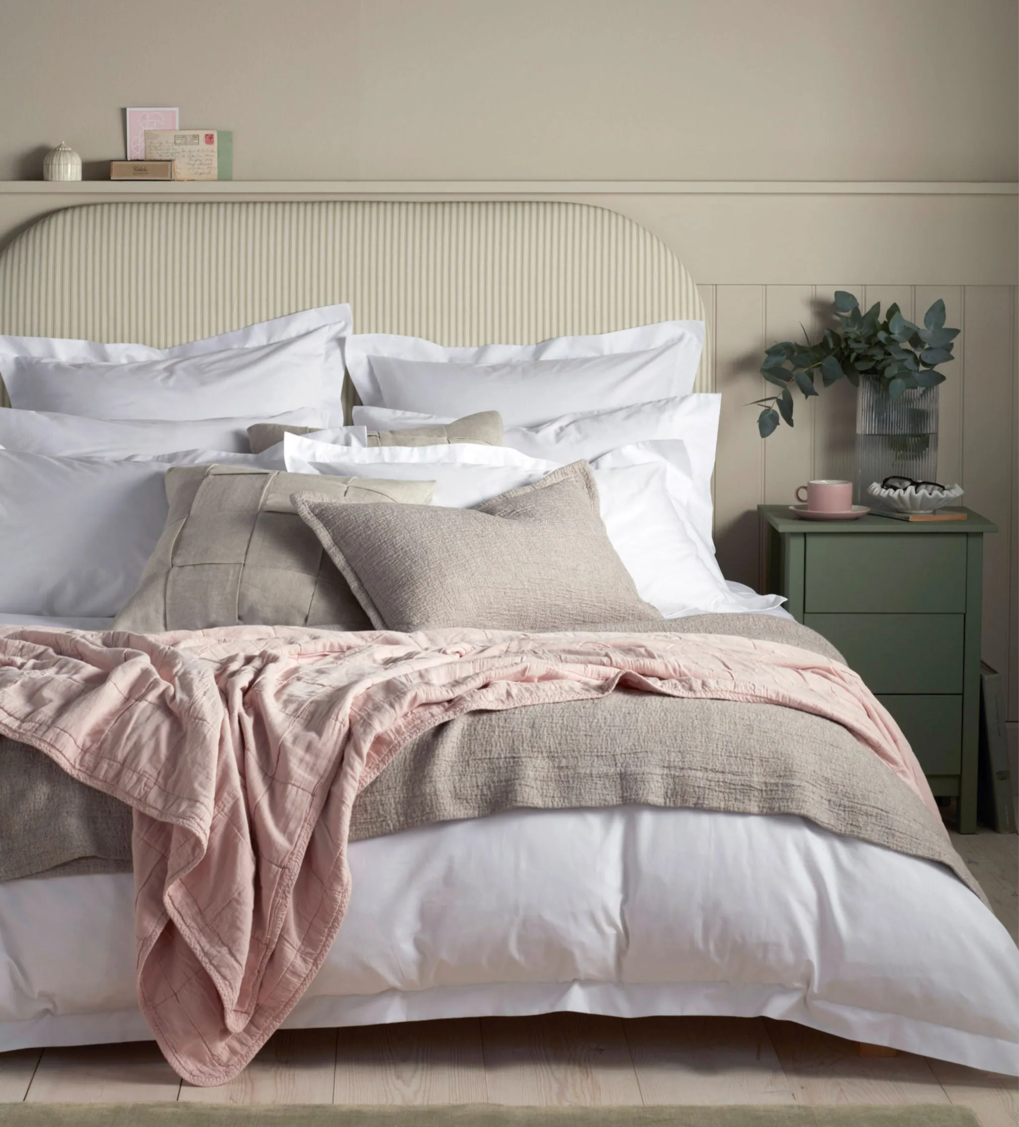 White Yarmouth 100% Cotton 800 Thread Count Bed Linen