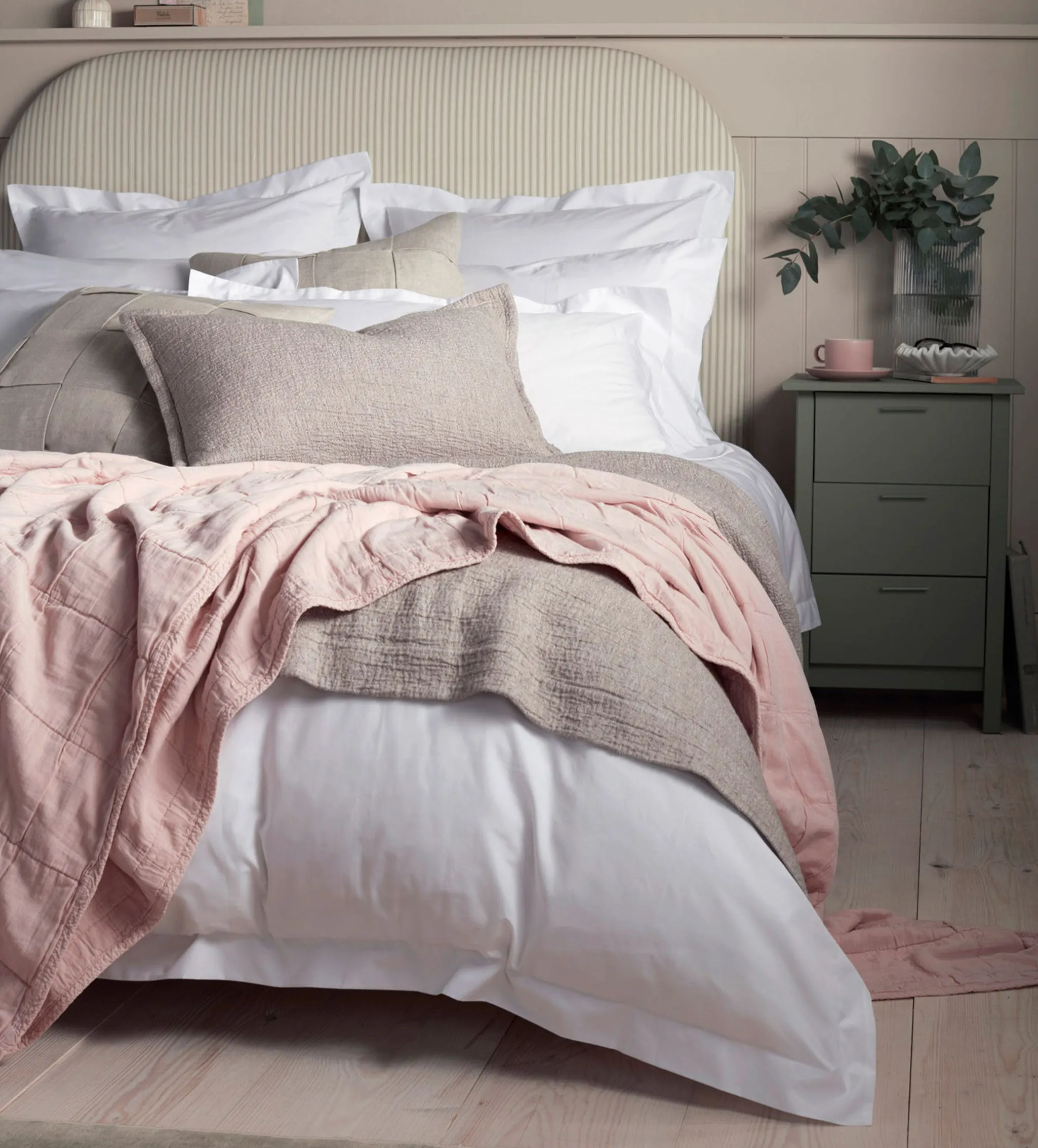 White Yarmouth 100% Cotton 800 Thread Count Bed Linen